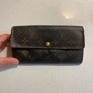 100% Authentic Vintage Louis Vuitton Sarah Wallet